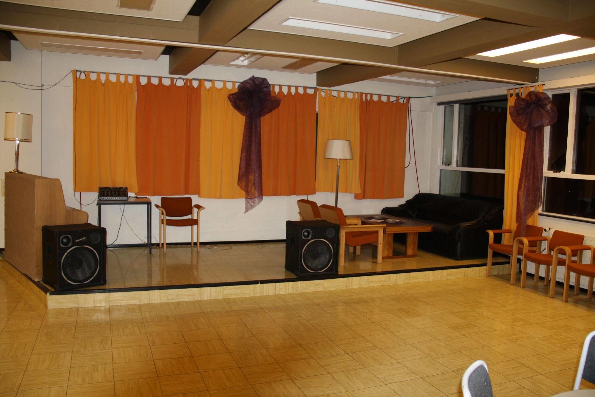 Reykjanes Hostel Экстерьер фото